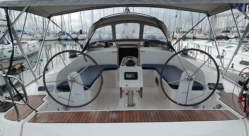 Sailing Yacht Queen Eliza Varna Botel